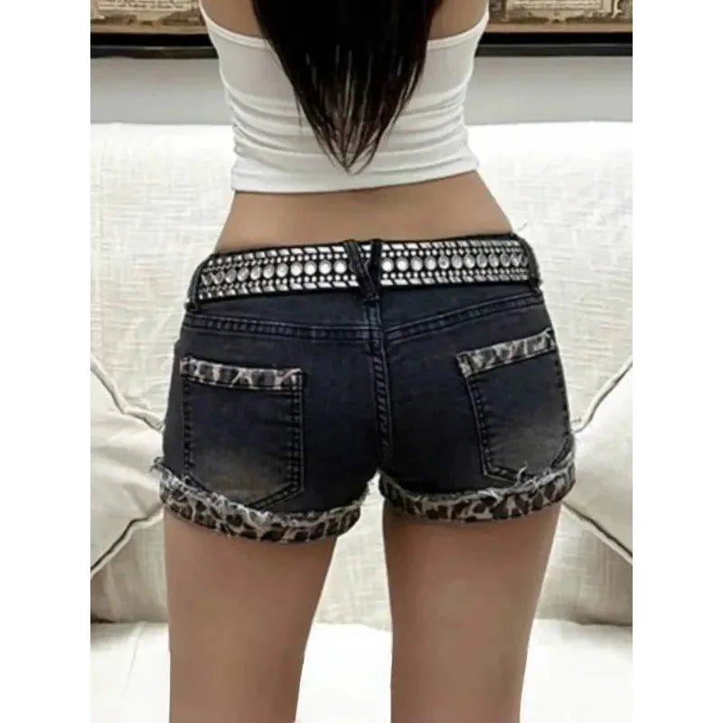 Korea Y2k Harajuku Womens Loose and Versatile Stretch Hip Covering Slimming Jean Shorts Hot Girls Black Low Waist Denim Shorts Secondary image