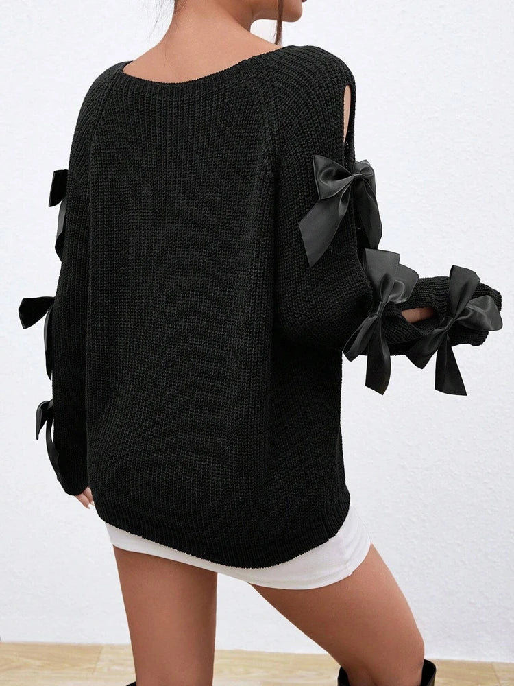 Fashionable bow details hollowed out raglan sleeves knit sweater round neck minimalist sweater Secondary image