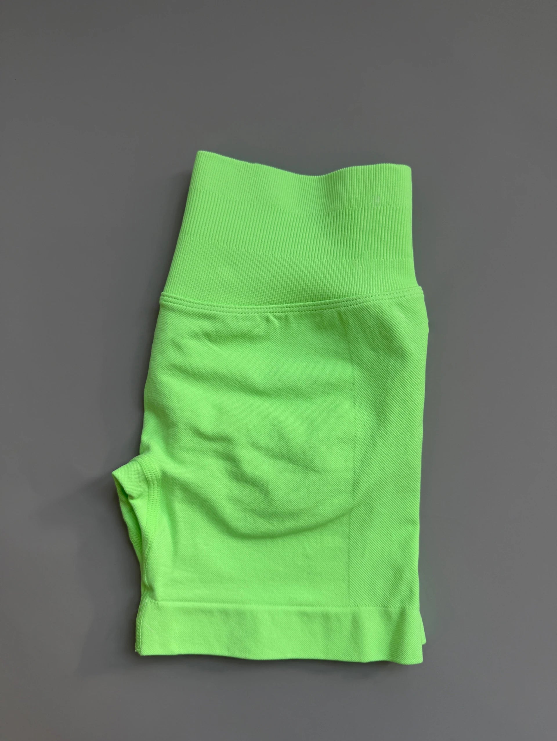 Impact Shorts 4.5" Seamless High Stretch Low Ribbed Band Subtle Glute Contour Shorts Fitness Workout Yoga Gym Shorts