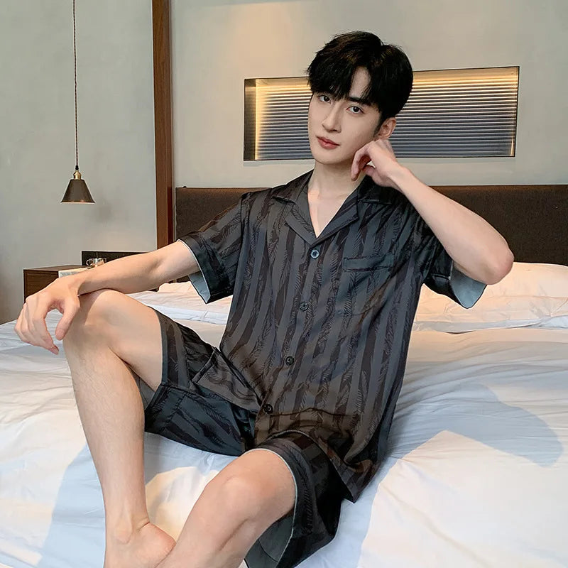 New men's summer summer thin ice silk short-sleeved shorts pajamas teenagers can wear a home service suit