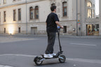 T10 Portable E-Scooter 900W Peak Power 48V 13.5/18 Ah Battery Electric Scooter for Adults 11inch Off-road Tire Scooters Electric
