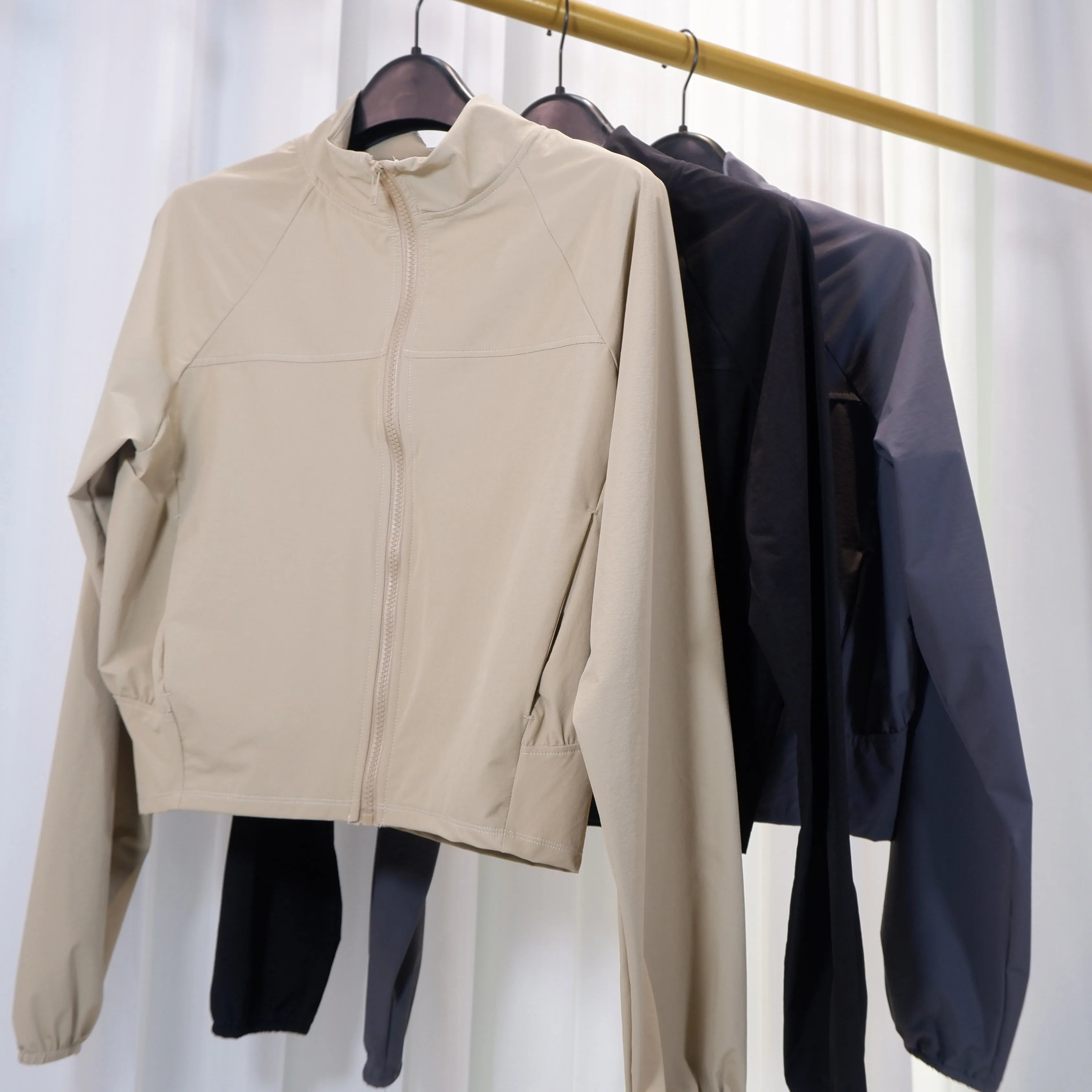 Yoga Wear American Style Sports Windproof Stand Collar Sun Protection Jacket Breathable Top Outdoor Quick-Dry Short Zipper Women
